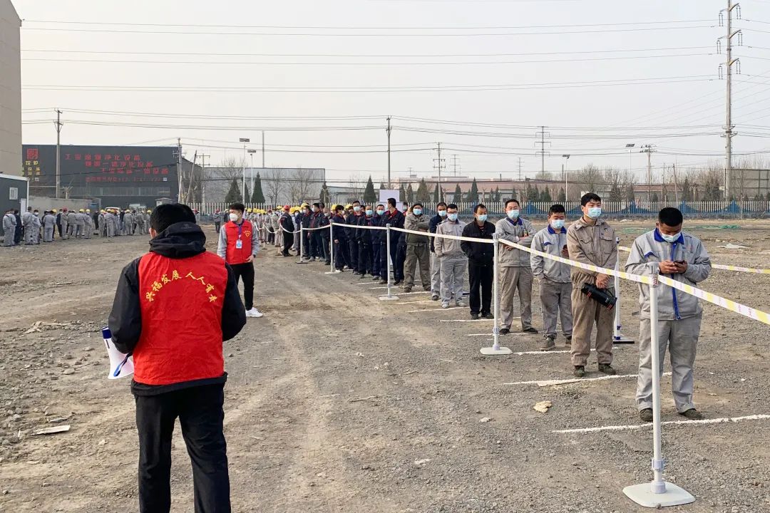 同心同力齐抗疫-压型钢板厂家AG贵宾会全员核酸检测有序进行(图4)