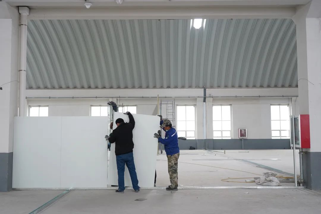 疫情就是命令，彩钢夹芯板厂家AG贵宾会紧急驰援多地方舱医院建设(图7)