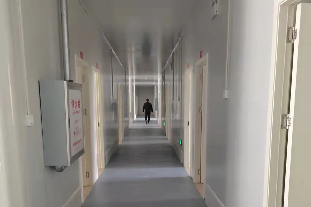 疫情就是命令，彩钢夹芯板厂家AG贵宾会紧急驰援多地方舱医院建设(图15)