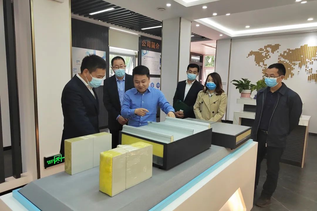 重庆市永川区委常委、副区长宋文到访楼承板厂家AG贵宾会重庆金诺公司调研工作(图5)